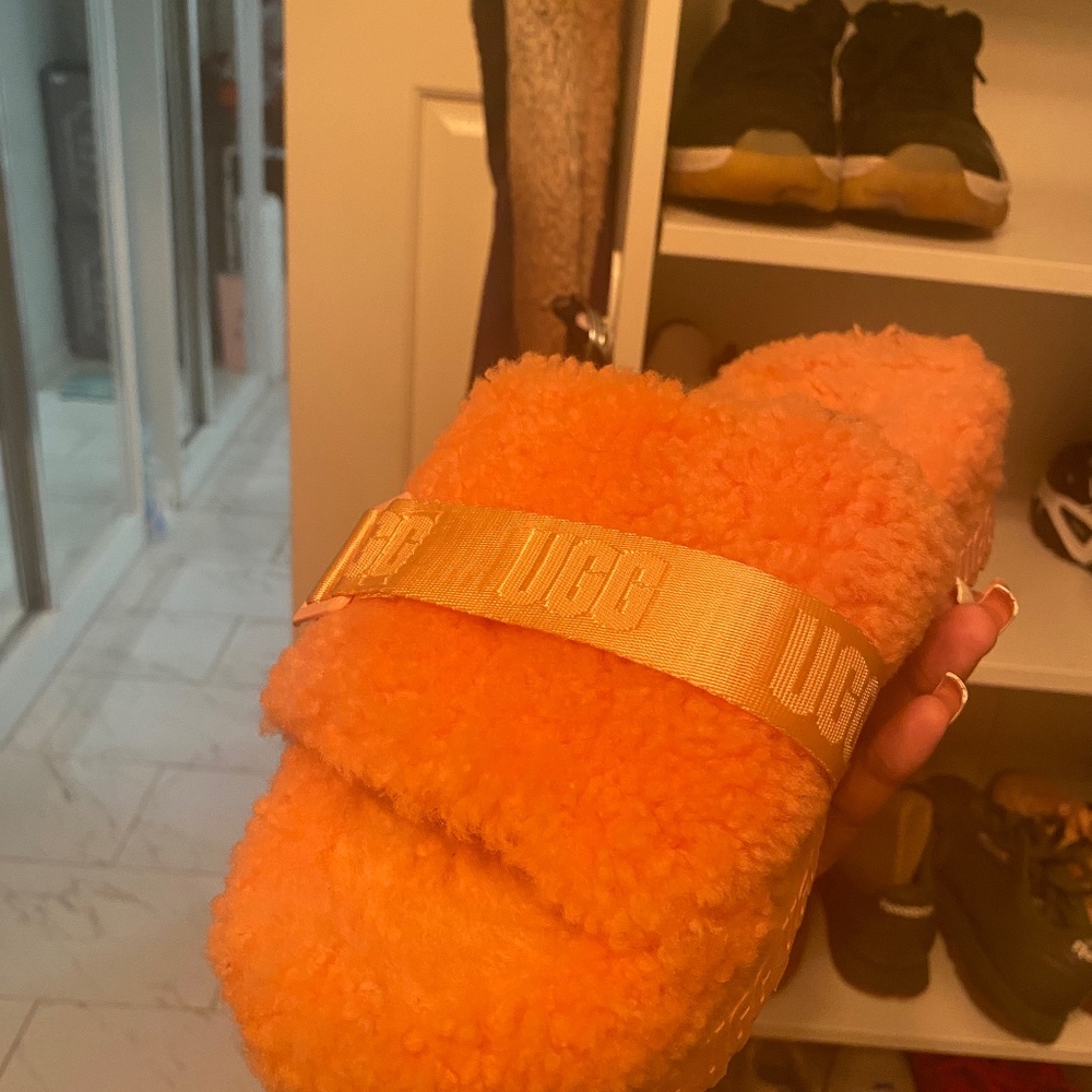 PEACH UGG PLATFORM SLIDES wmn 10